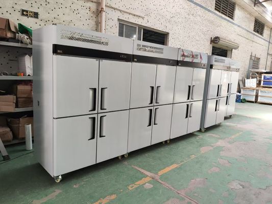 Frigorífico vertical comercial de 4 portas de aço inoxidável Frigorífico de arrecadação Frigorífico de padaria com bandejas