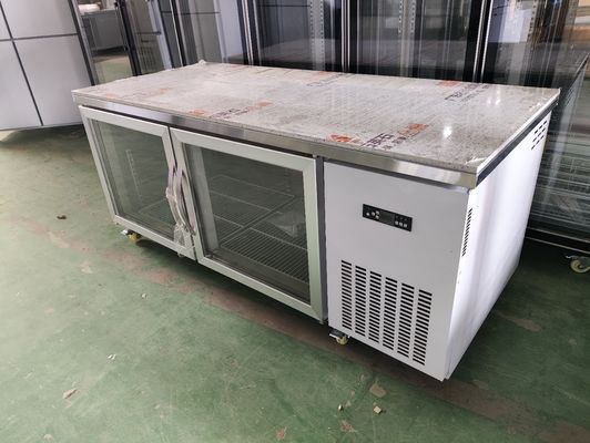 Sob o balcão frigorífico para restaurante mesa de trabalho comercial com porta de vidro