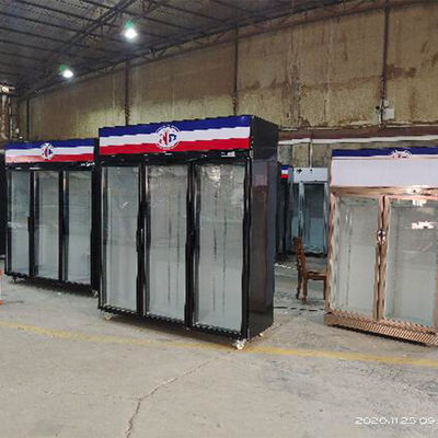 Anúncio publicitário de vidro do refrigerador do especialista das técnicas mercantís da porta de três balanços